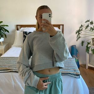 daily drills cropped crewneck